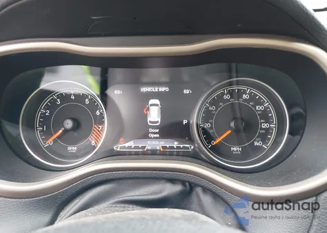 2015 Jeep Cherokee Limited z USA, uszkodzony, nr VIN 1C4PJMDS1FW779543